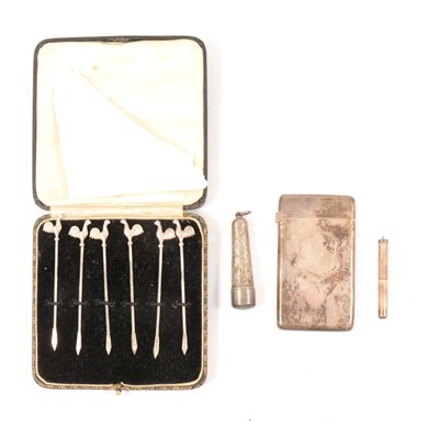 Lot 264 - Silver visiting card case, Colen Hewer Cheshire, Chester 1894, and other small silver items.