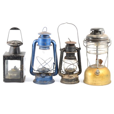 Lot 161 - Collection of lamps