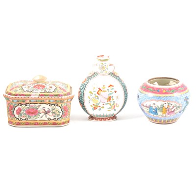 Lot 30 - Chinese ceramics
