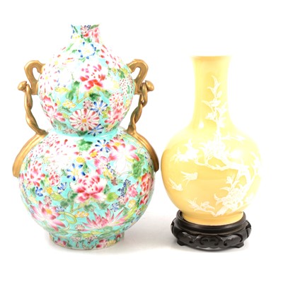Lot 22 - Two Chinese porcelain vases