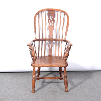 Lot 562 - Victorian elm and ash Windsor chair