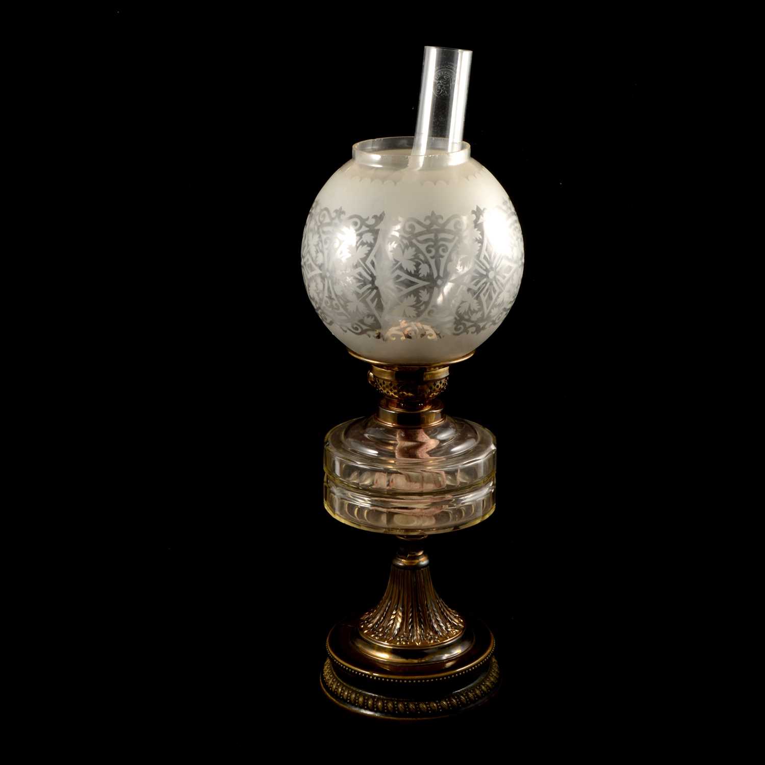 Lot 560 - Edwardian oil lamp