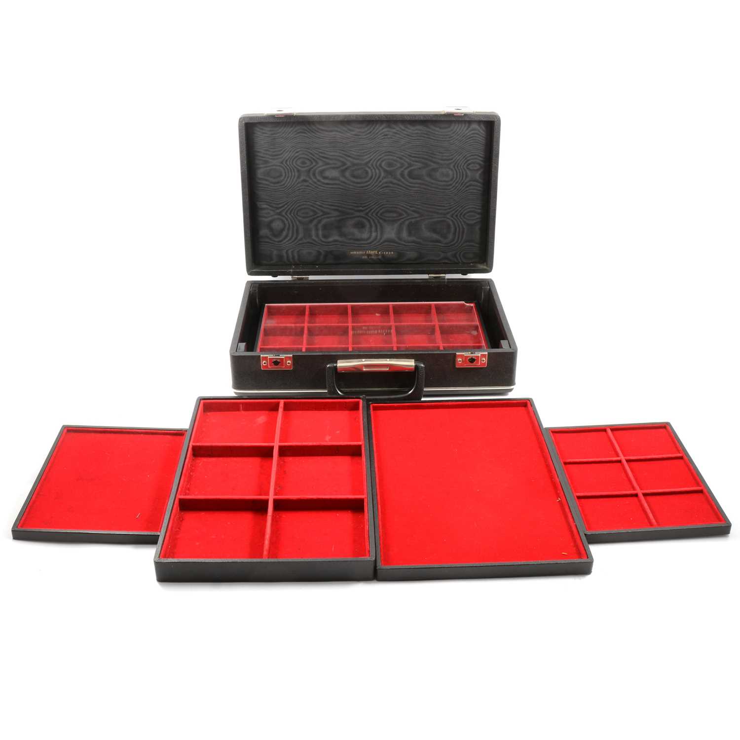 Lot 381 A Carry Case With Compartmentalised Drawers lot-381-a-carry-case-with-compartmentalised-drawers