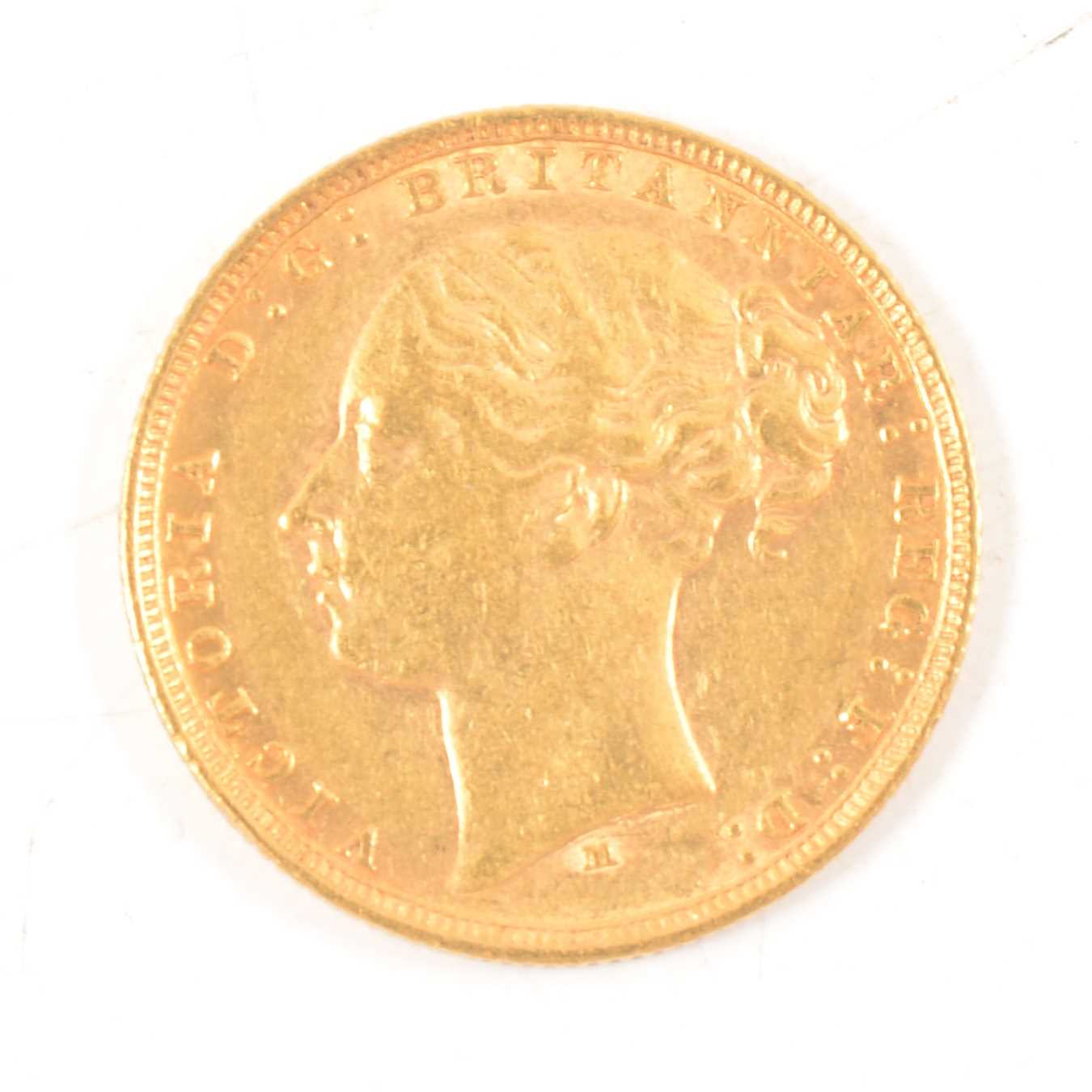 Lot 318 - Victoria, gold Sovereign coin, 1879