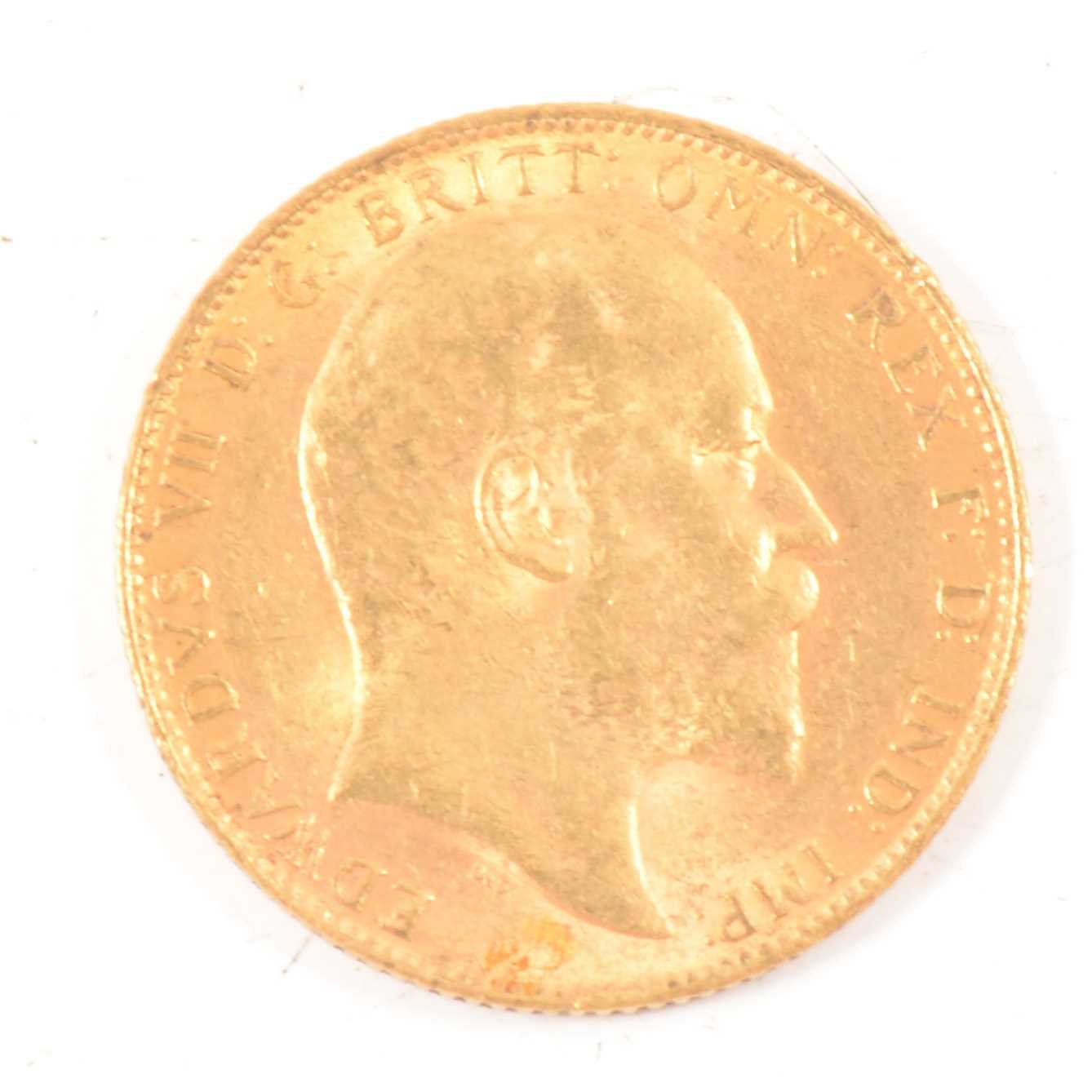 Lot 315 - Edward VII, gold Sovereign coin, 1904.