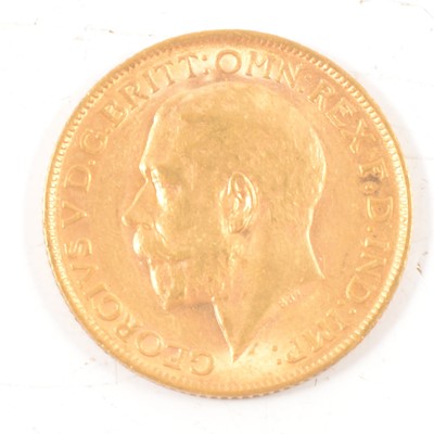 Lot 308 - George V, gold Sovereign coin, 1911.