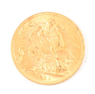 Lot 307 - George V, gold Sovereign coin, 1911.