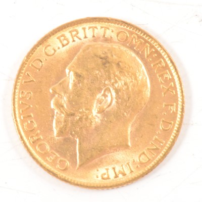 Lot 303 - George V, gold Sovereign coin, 1913.