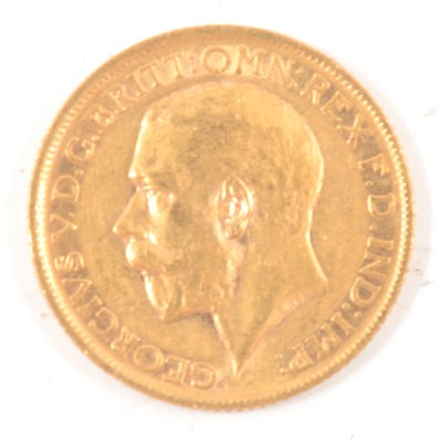 Lot 301 - George V, gold Sovereign coin, 1913.