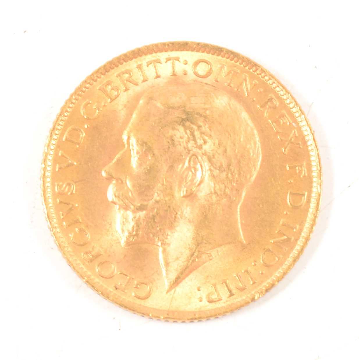 Lot 295 - George V, gold Sovereign coin, 1915.