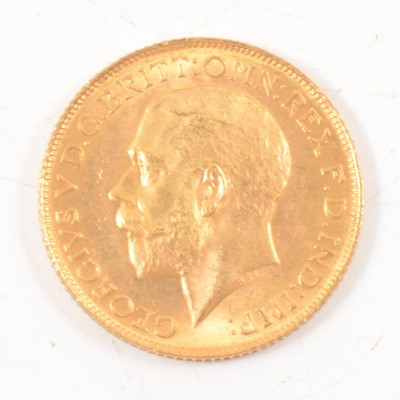 Lot 284 - George V, gold Sovereign coin, 1925.