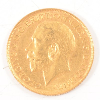 Lot 283 - George V, gold Sovereign coin, 1925.