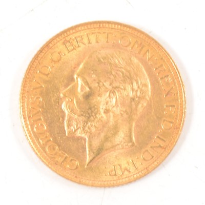 Lot 326 - George V, gold Sovereign coin, 1930