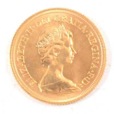 Lot 277 - Elizabeth II, gold Sovereign coin, 1981.