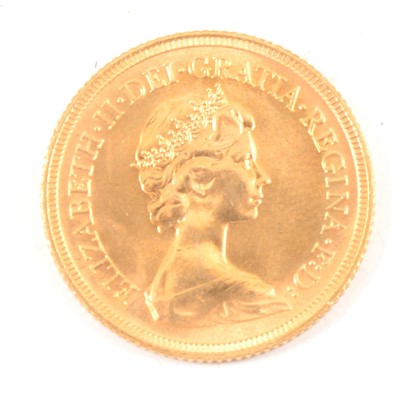 Lot 276 - Elizabeth II, gold Sovereign coin, 1981.