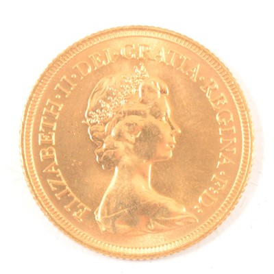 Lot 274 - Elizabeth II, gold Sovereign coin, 1981.