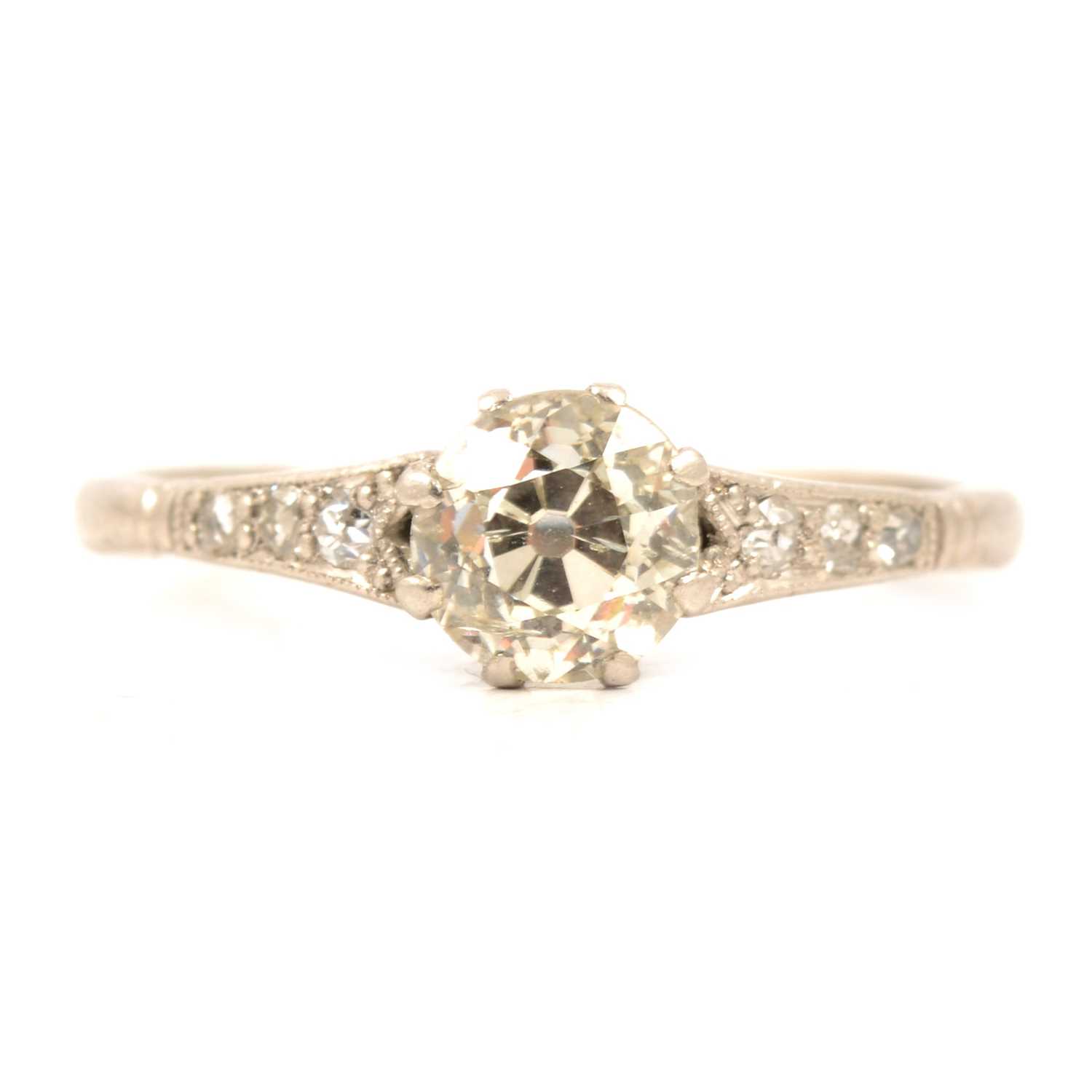 Lot 1 - A diamond solitaire ring.