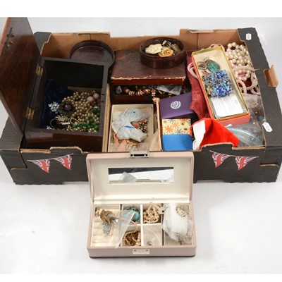 Lot 279 - Vintage gold, silver and costume jewellery, bakelite, wooden casket.