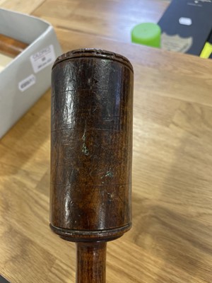 Lot 68 - A small collection of treen