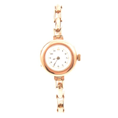 Lot 352 - A vintage 9 carat gold lady's wristwatch.