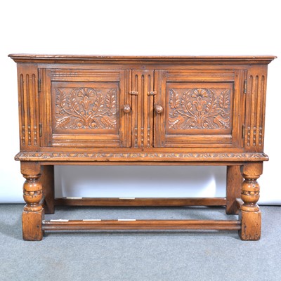 Lot 355 - Reproduction oak cupboard