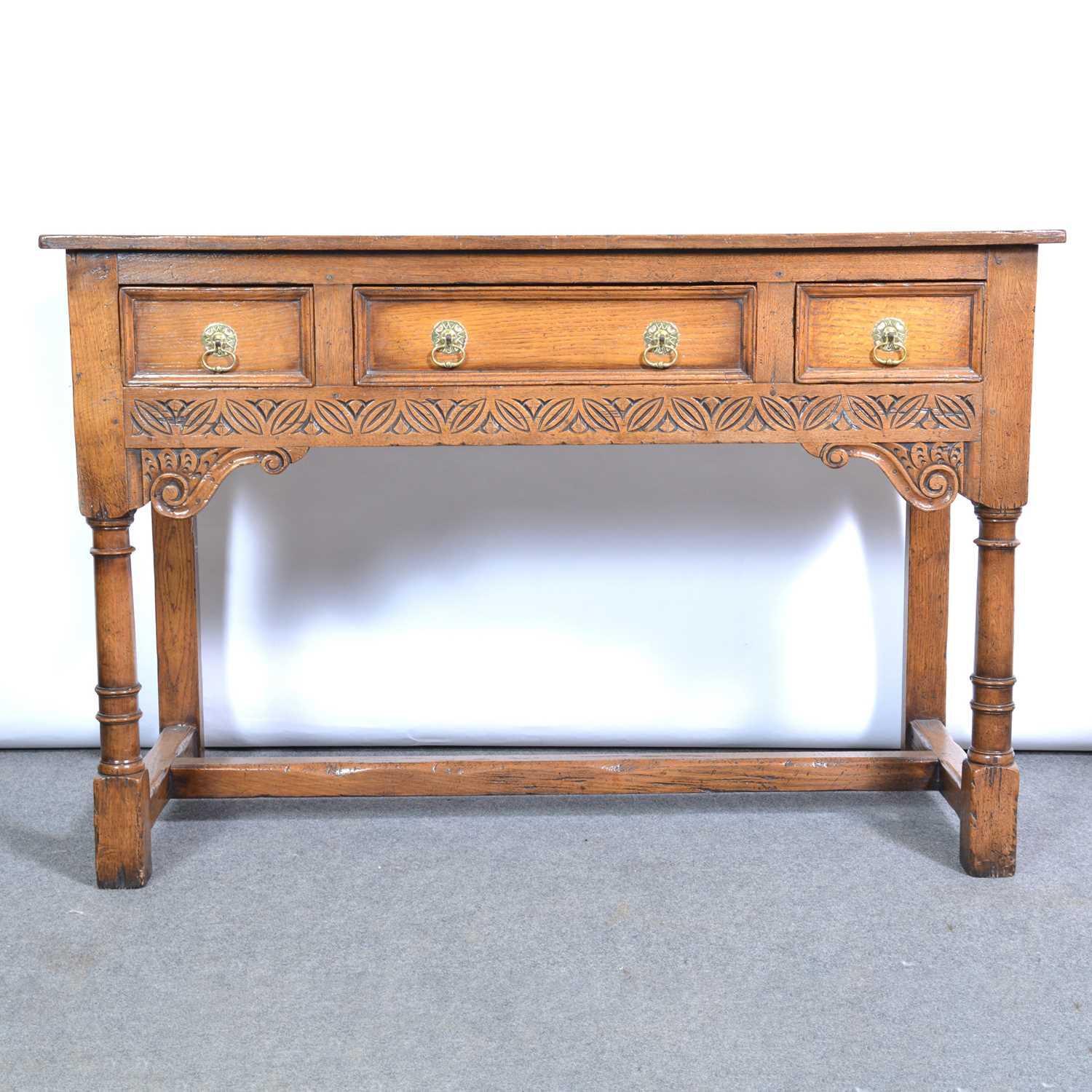 Lot 371 - Reproduction oak side table,