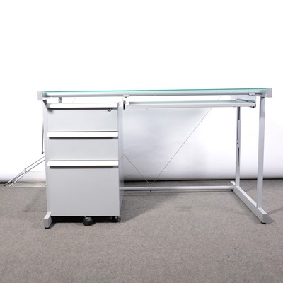 Lot 367 - Contemporary glass-top desk, together with two modern office chairs