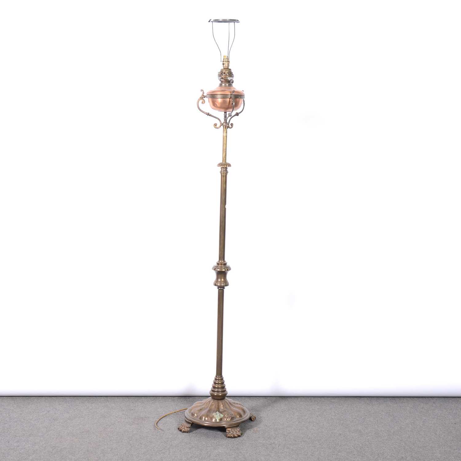 Lot 512 - Victorian brass standard lamp, et