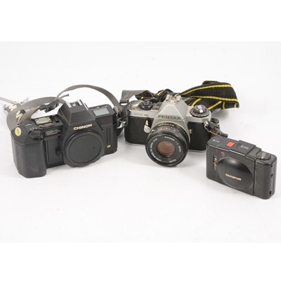 Lot 130 - Vintage cameras and accessories, including Pentax ME Super camera