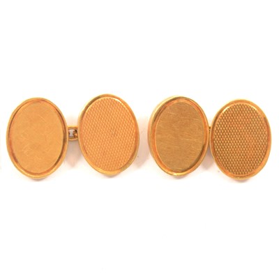 Lot 261 - A pair of heavy 18 carat yellow gold chain link cufflinks.