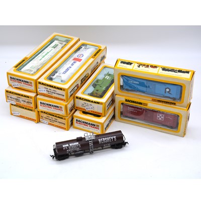 Lot 452 - Eleven Bachmann HO gauge model railway rolling-stock.