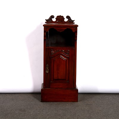 Lot 411 - Victorian mahogany nightstand