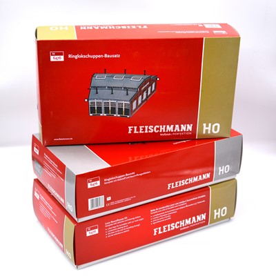 Lot 404 - Fleischmann HO gauge model railways, three ref 6476 locomotive roundhouse kits