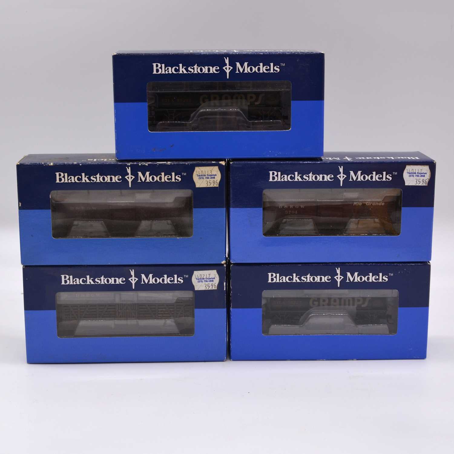 Lot 588 - Five Blackstone Models HOn3 model railway tank and box cars