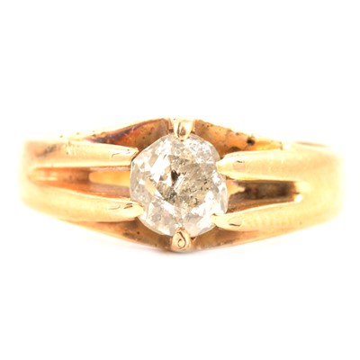 Lot 112 - A diamond solitaire ring.