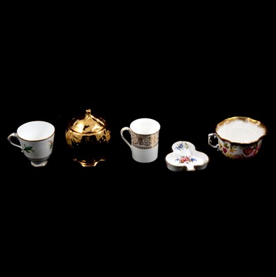 Lot 25 - Collection of Hammersley bone china and other coffee cans and saucers