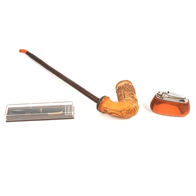 Lot 127 - Parker and Waterman fountain pens, thread count micrometer, gaming dice, pipes and a pipe stand.