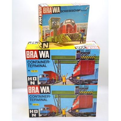 Lot 305 - Brawa HO gauge model railway ref 1162 container terminals and Schiebebuhne.