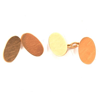 Lot 266 - A pair of 15 carat yellow gold chain link cufflinks in original box.