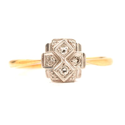 Lot 27 - An Art Deco diamond cluster ring.