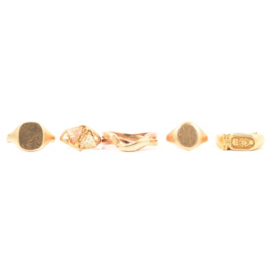 Lot 133 - Five gold dress rings.