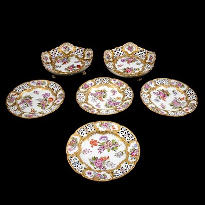 Lot 133 - Continental porcelain part dessert service