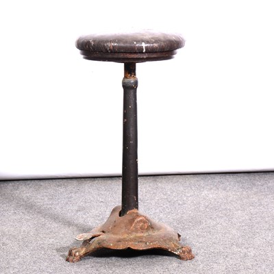 Lot 401 - A dentist's stool