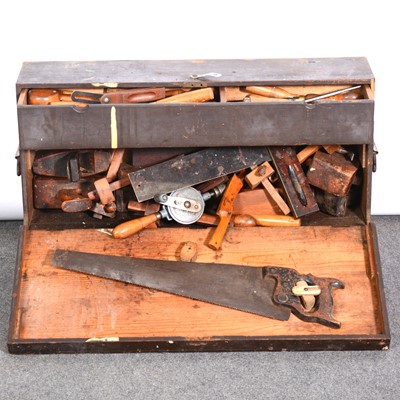 Lot 433 - Carpenter's tool chest, and contents.