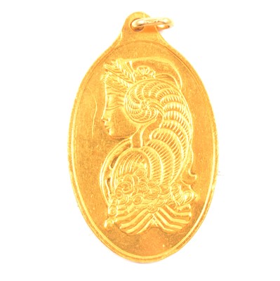 Lot 157 - A Suisse Half Ounce gold pendant, 999.9