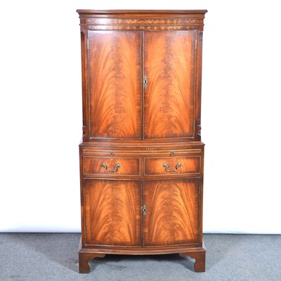 Lot 441 - Reproduction mahogany cocktail cabinet