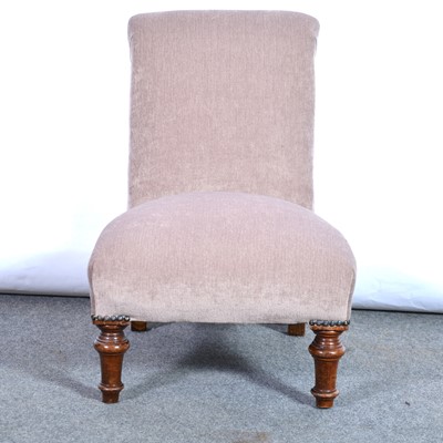 Lot 534 - Walnut framed nursing chair of small size, beige upholstery