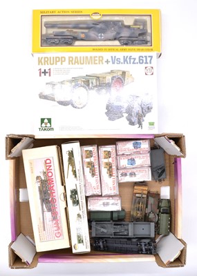 Lot 133 - Military track-side models and kits, mostly HO 1:87 scale