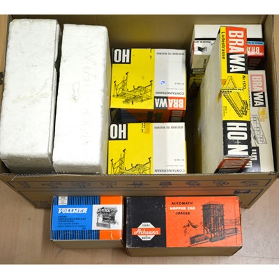 Lot 156 - Brawa and other HO gauge model railway accessories.