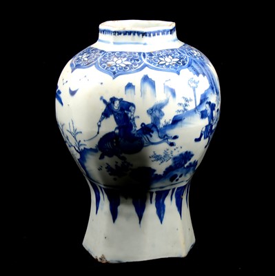 Lot 168 - A Chinese blue and white baluster-shape vase